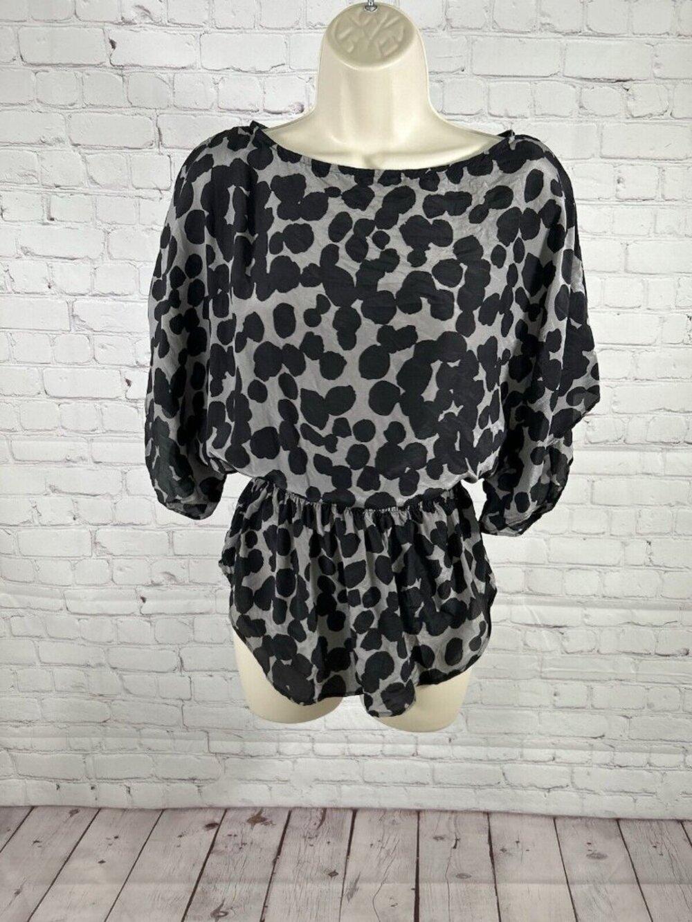 INC International Concepts 100% Silk Black Gray Peplum Blouse 6